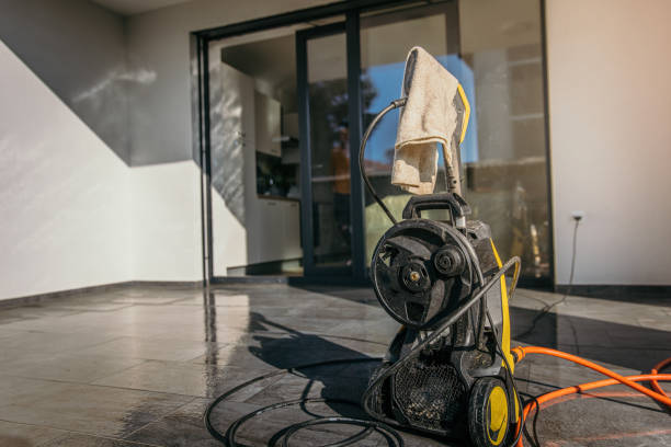 Best Graffiti Removal  in Sauk City, WI